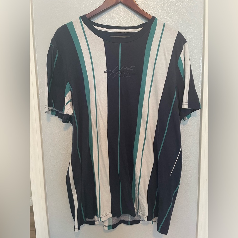 Hollister XL 100% cotton stripe Logo Graphic